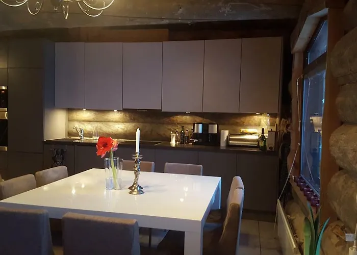 ヴィラ Amo By The